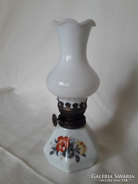 Nostalgia small vigilance kerosene lamp, German, hexagonal porcelain body, frilled milk glass cylinder