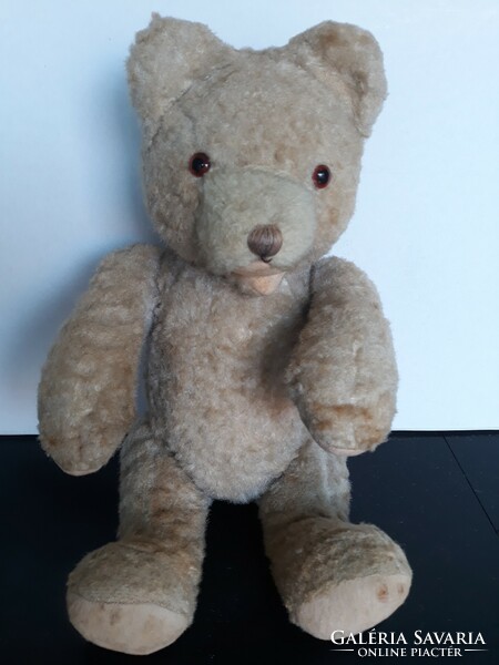 Antique straw teddy bear with glass eyes, 46 cm