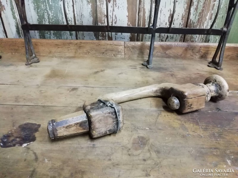 Fa furdancs, fafúró régi asztalos szerszám, fából készült fúró