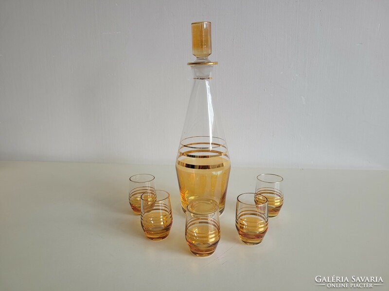Retro régi cseh üveg italos készlet arany színű csíkos likőrös dugós üveg pohár 6 db mid century