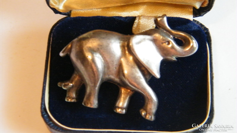 Silver-plated elephant brooch