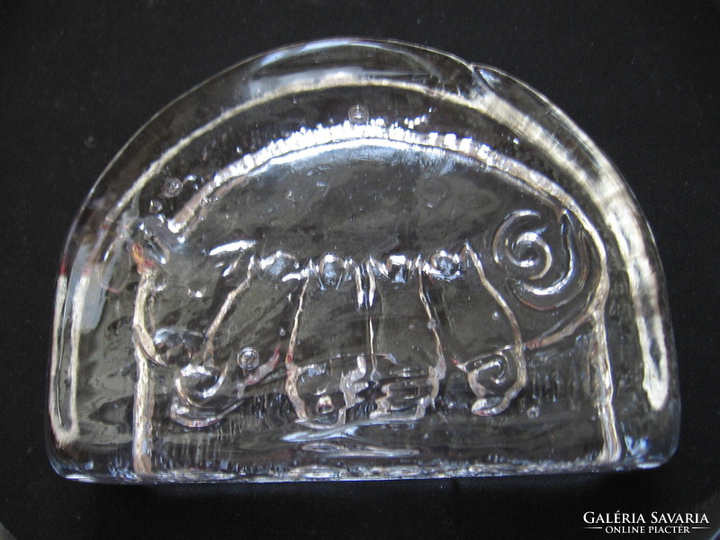 Artistic Scandinavian ice glass paperweight, sow with her piglets.