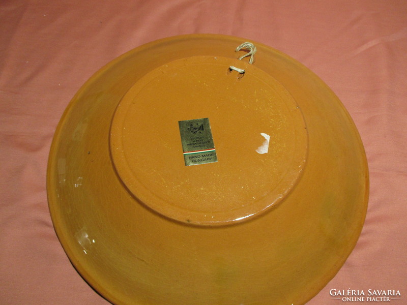 Nagy méretű, zsűrizett kerámia fali tányér