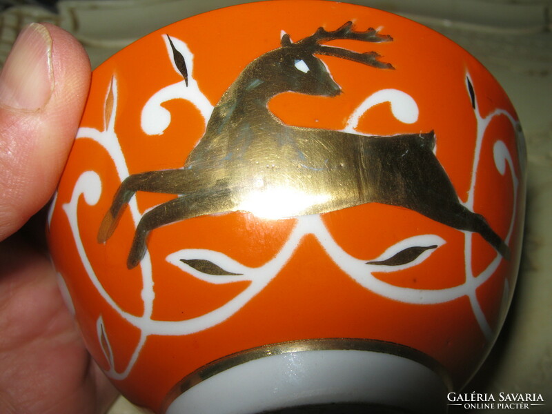 Taskenti  aranyszarvas motivum  porcelán porcelán tál