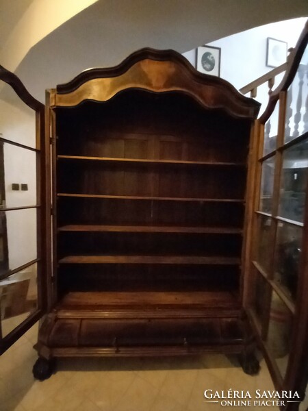 Baroque bookcase