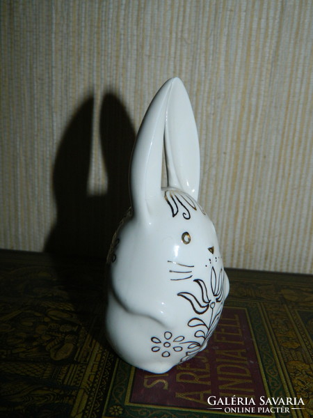 Aquincumi art deco bunny