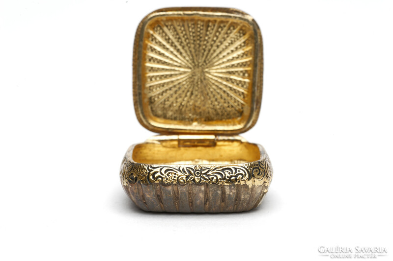 Ezüst aranyozott szelence pill box gyöngy és gránát kövekkel
