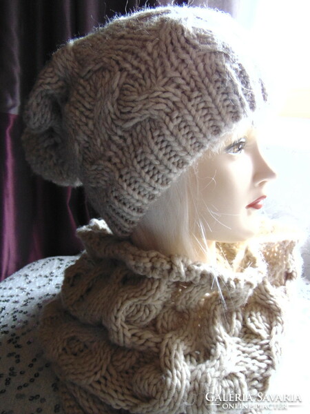 Light beige knitted cap