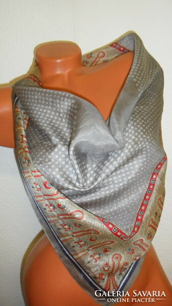 Breath fine silk scarf (75 x 71 cm)