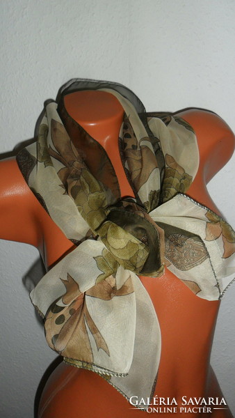Light chiffon scarf (132 x 50 cm)