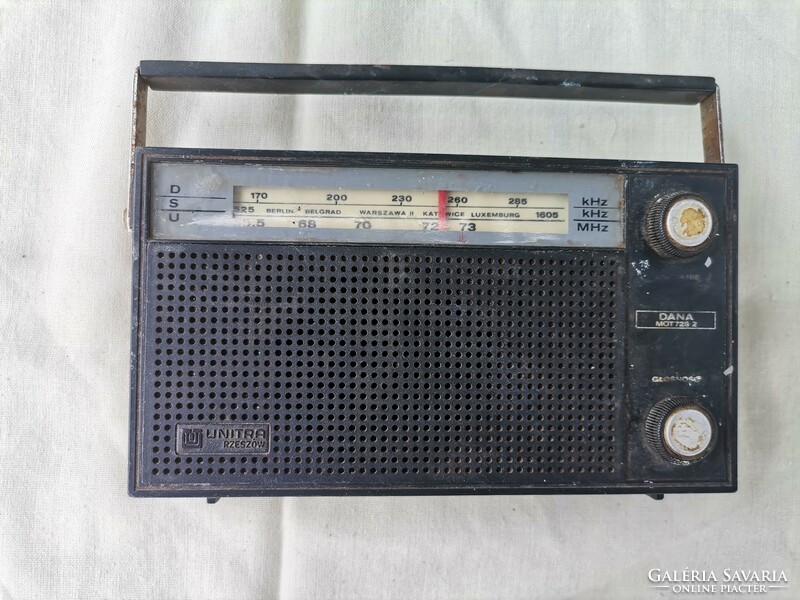 Régi működő fekete Unitra táska rádió, retro férfi ándékok,régi táska rádio, Antik lakás dekorációk