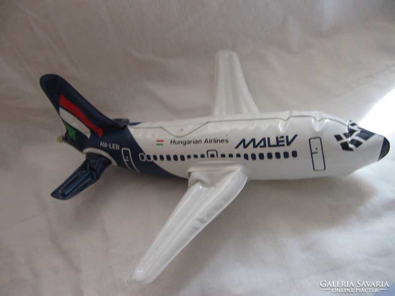 Retro MALÉV Boeing 737-es felfújható modell