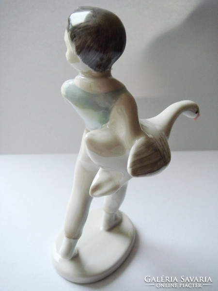 Old raven house boy retro porcelain goose matyi folk figurine