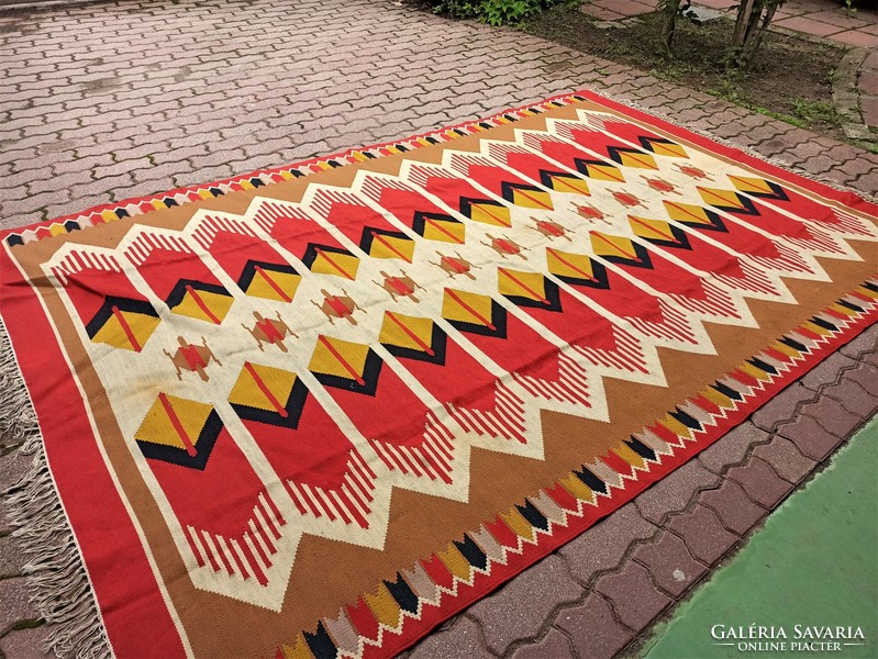 Retro op-art Toronto carpet - 2x3 meters