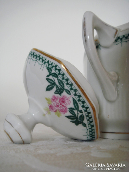 Régi porcelán cukortartó szögletes virágos fedeles füles bonbonier