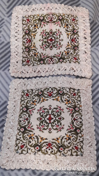2 Belgian tapestry tablecloths in display case (l2938)
