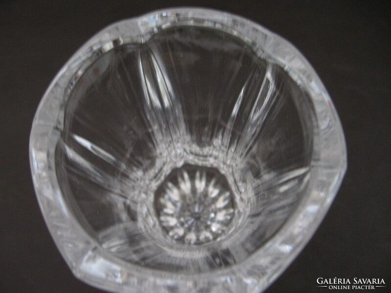 Crystal vase with soles