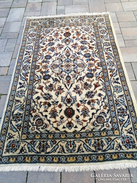 Iráni Nain kézi csomózású selyemkontúros szőnyeg. Alkudható.