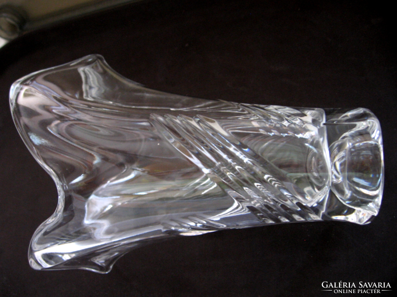 Crystal vase with artistic polishing