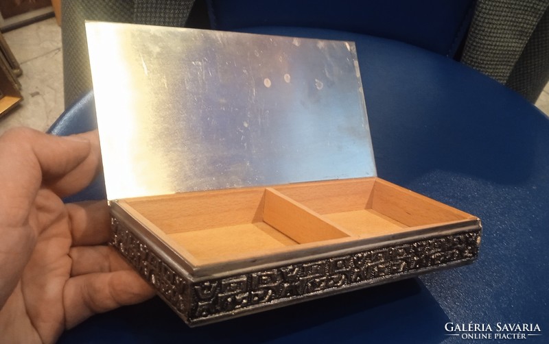 Bronze box, size 17 x 10 cm, for collectors.