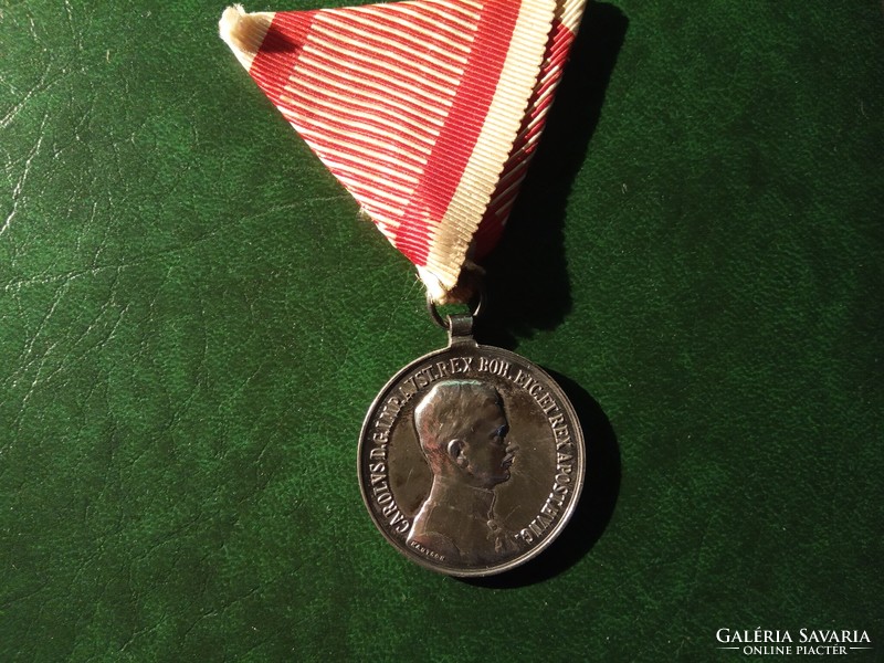 Arc. Károly silver valor medal 1917 with original breast ribbon