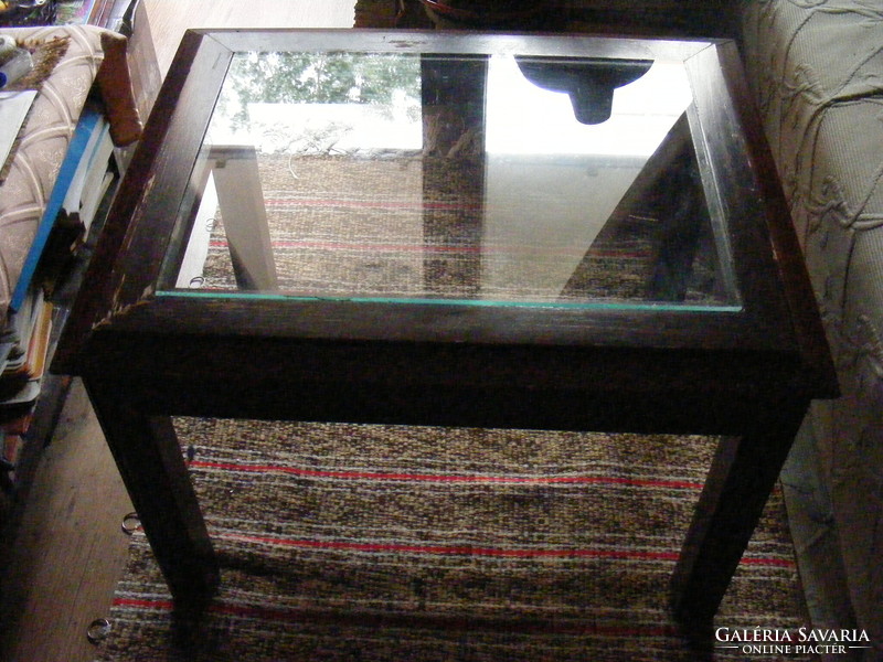 Retro small table with glass top