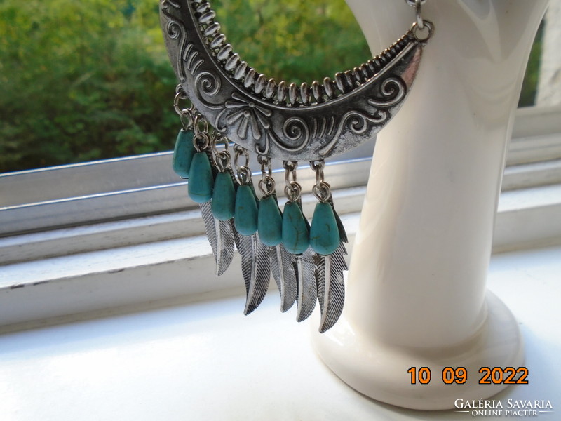 Unique silver-plated 3-tier necklaces decorated with feathers and turquoise inspired by Native American cultures