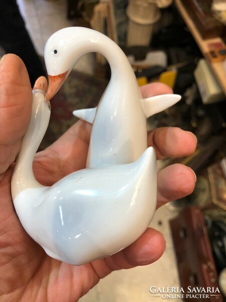 Hollóház porcelain goose statue, 10 cm in size, flawless.