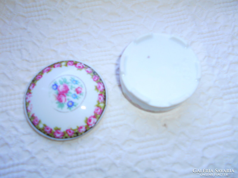Rose and flower patterned porcelain jewelry holder
