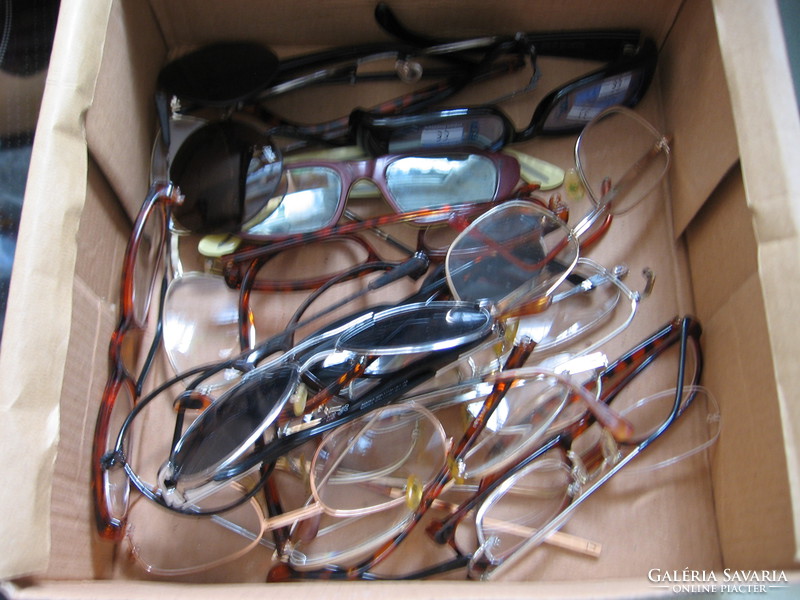 Hibás szemüvegek alkatrésznek