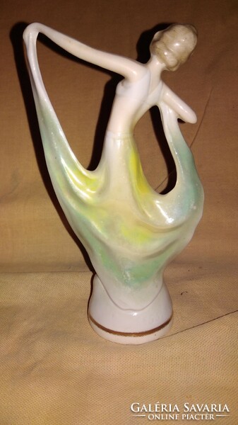 Porcelán táncosnő irizáló mázzal,16 cm