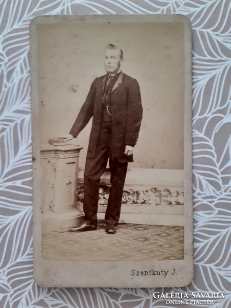 Antik férfi fotó Szentkuty István fotográfus Pest régi műtermi fénykép