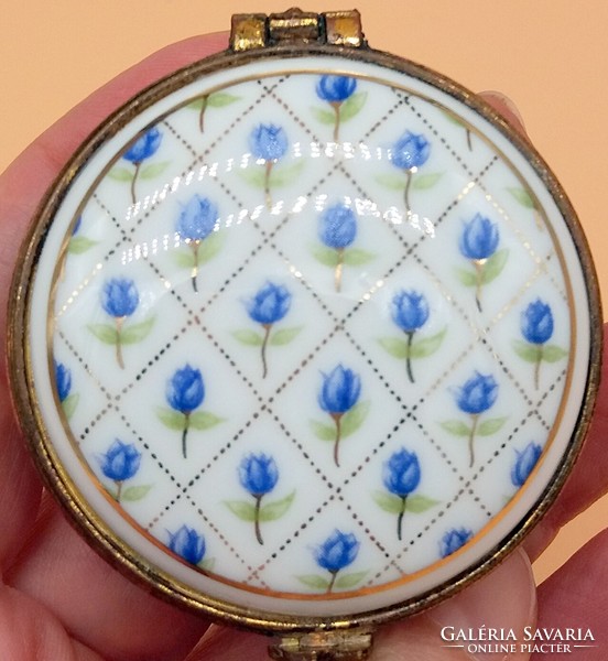 Porcelán ékszertartó kék virágokkal del Prado collection