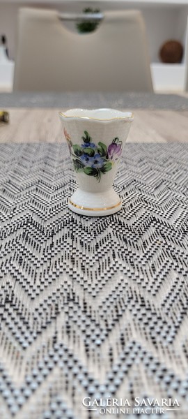 Mini vase with floral pattern from Herend. 5 cm.