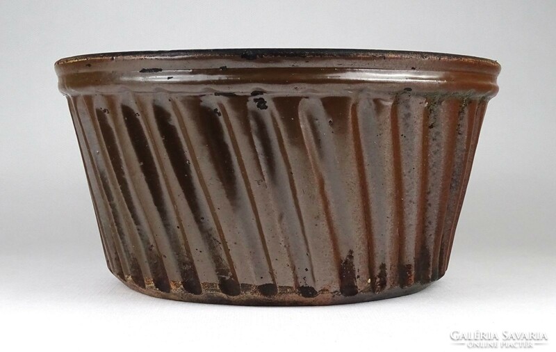 1K552 antique large earthenware casserole dish 12.5 X 25 cm