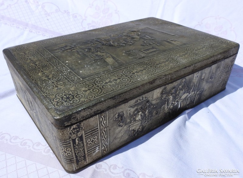 Tin box with antique embossed pattern - metal gift box