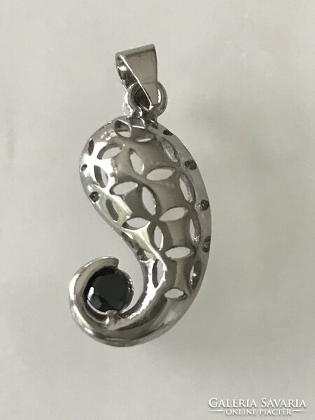 Pandora pendant with onyx stone, 3 cm long