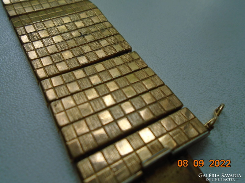 Art-Deco  arany lemezzel texturált széles karkötő hajlékony elemekkel  PL.ORL G&K jelzéssekkel