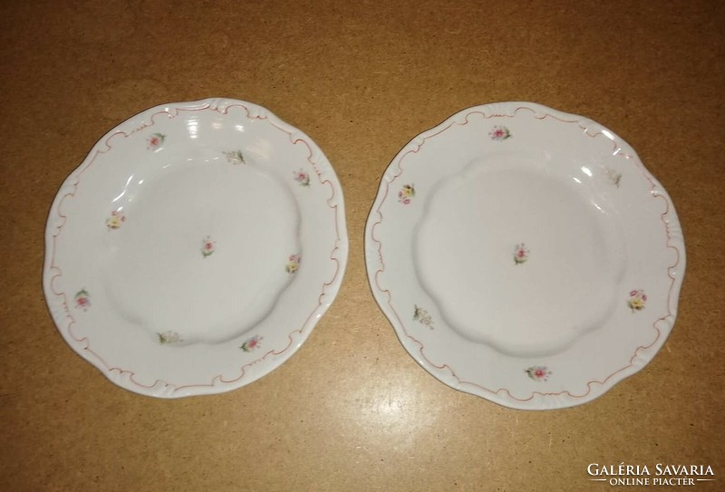 Pair of Zsolnay porcelain plates (2p)