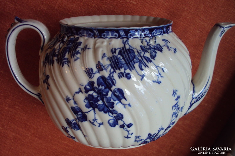ROYAL DOULTON -- EXKLUZÍV ANTIK--VIKTORIÁNUS jellegű angol porcelán,bordázott testű teáskancsó