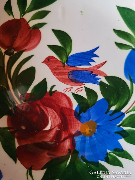 Antik falitányér kézzel festett virág mintával, néprajzi, keménycserép