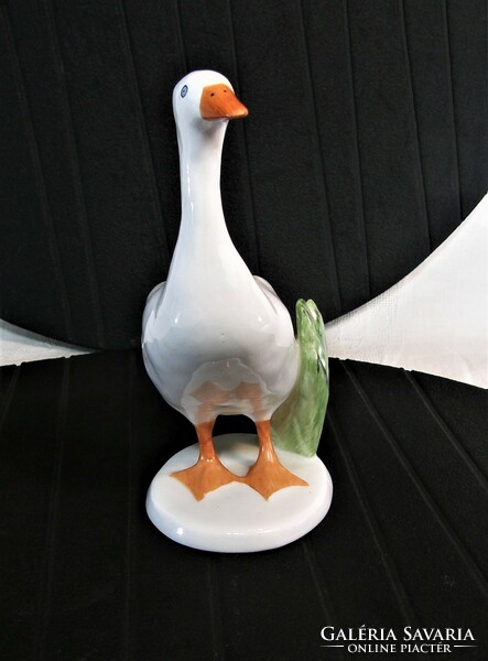 Goose Aquincum porcelain figure