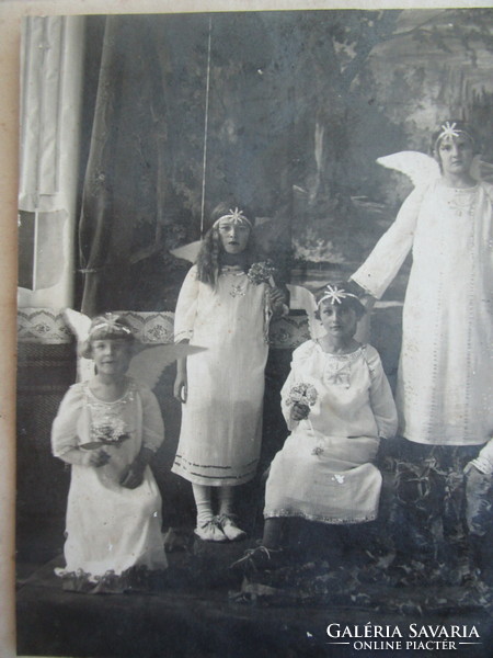 1929 BUDAPEST KARÁCSONY Kislányok angyal jelmezben CSOPORTKÉP JELZETT FOTÓ FÉNYKÉP