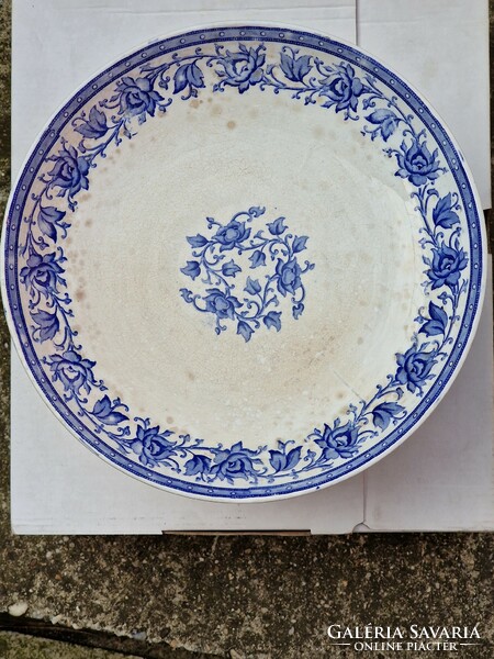 Earthenware cake plate with blue painting