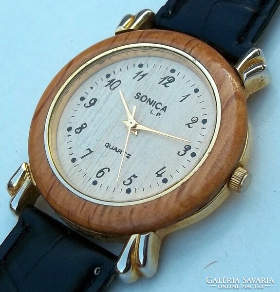 Sonica women's wristwatch with wooden bezel