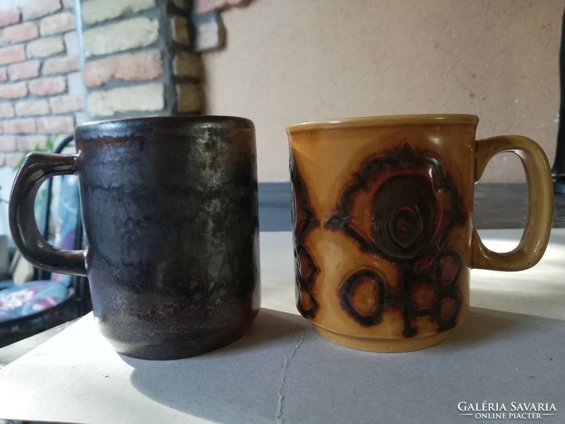 2 English mugs