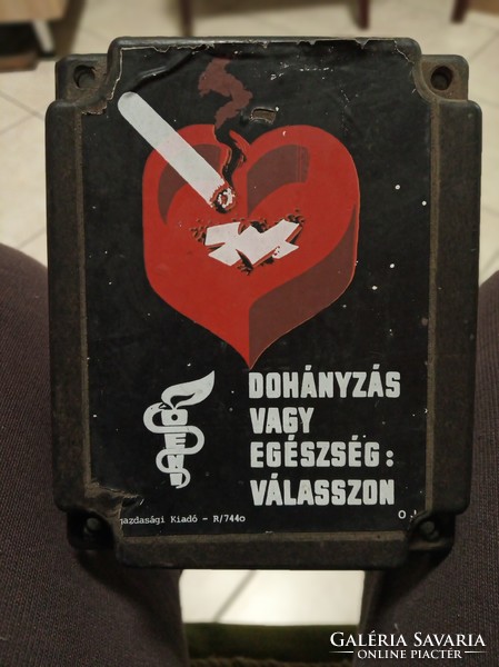 OENI dohányzás elleni propaganda matrica, villanyszerelési dobozon