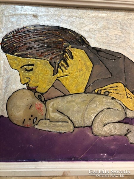 Üveg festmény, Anya gyermekével, 20 x 20 xm-es nagyságú.