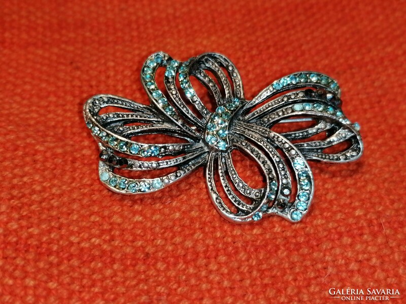 Bow brooch with blue and gray rhinestones (412)