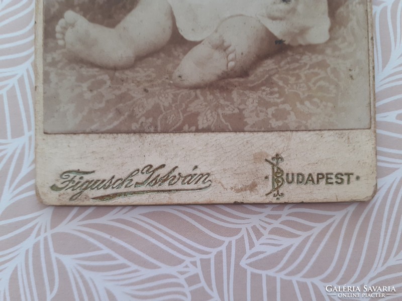 Antik gyerekfotó Figusch István Budapest régi műtermi fénykép